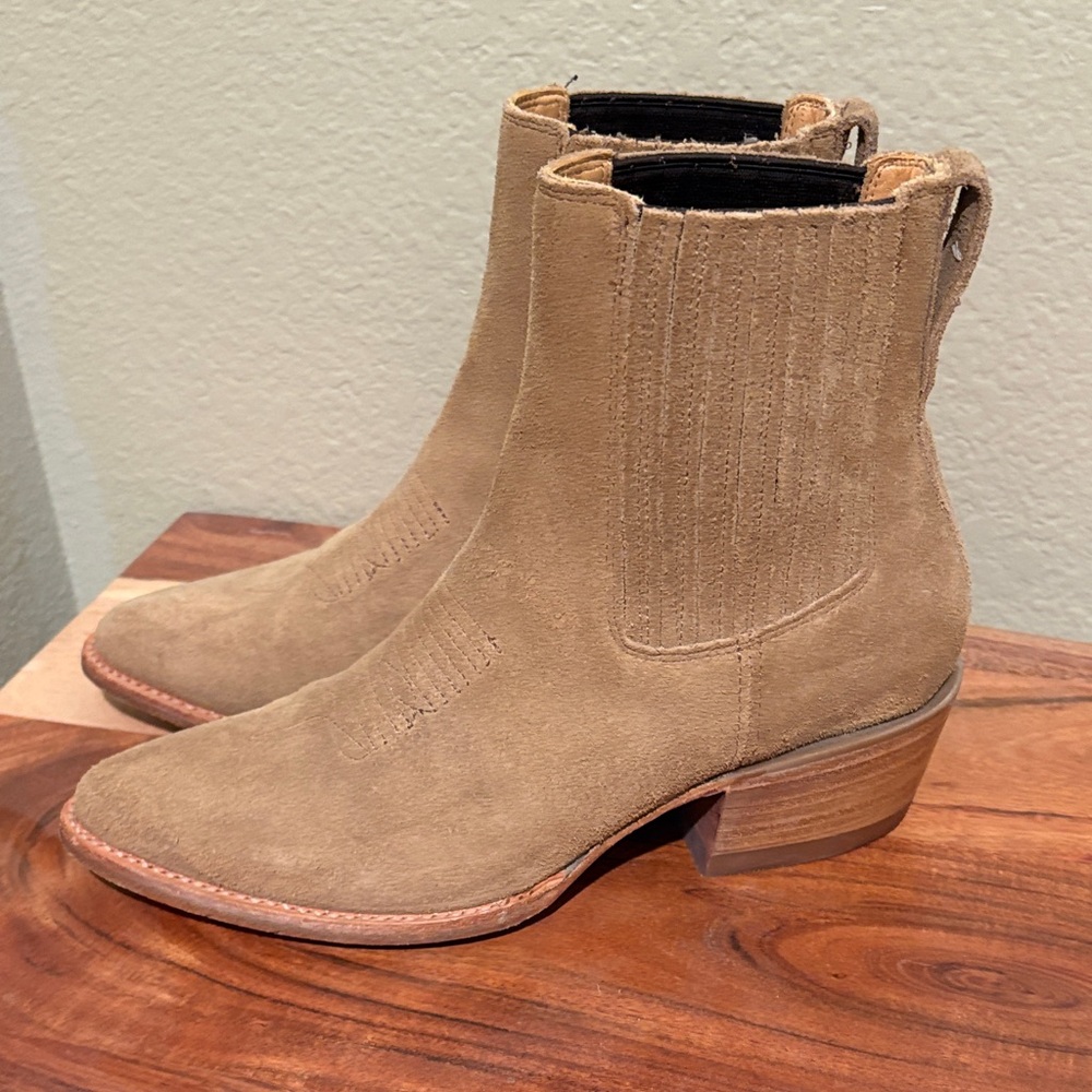 Tecovas Women’s Tan Suede Chelsea Western Boots - Picture 4 of 6